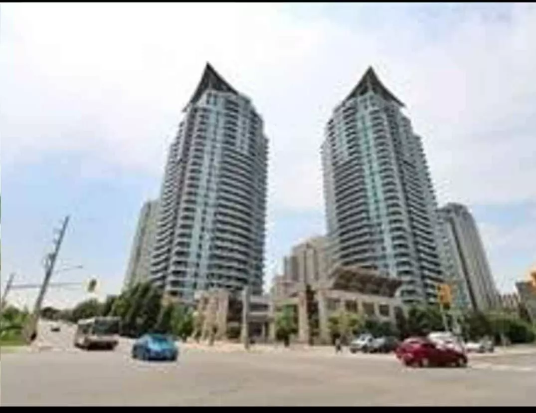 Mississauga, ON L5B 4M2,33 Elm DR W #801