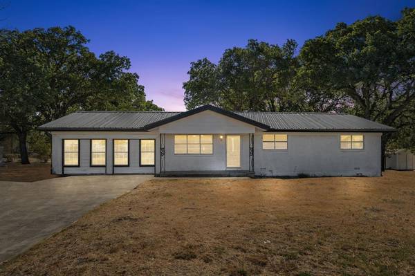 3301 S Murvil Street, Decatur, TX 76234