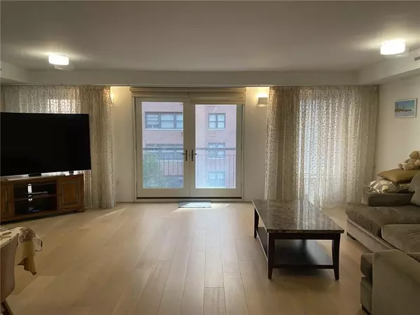 New York, NY 10021,234 East 70th ST #4