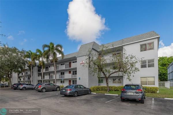 8305 NW 61ST Street  #C215, Tamarac, FL 33321