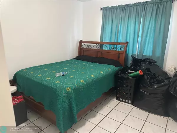 Hialeah, FL 33018,7674 W 34th Ln