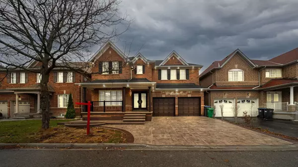 27 Foxmere RD, Brampton, ON L7A 1S4