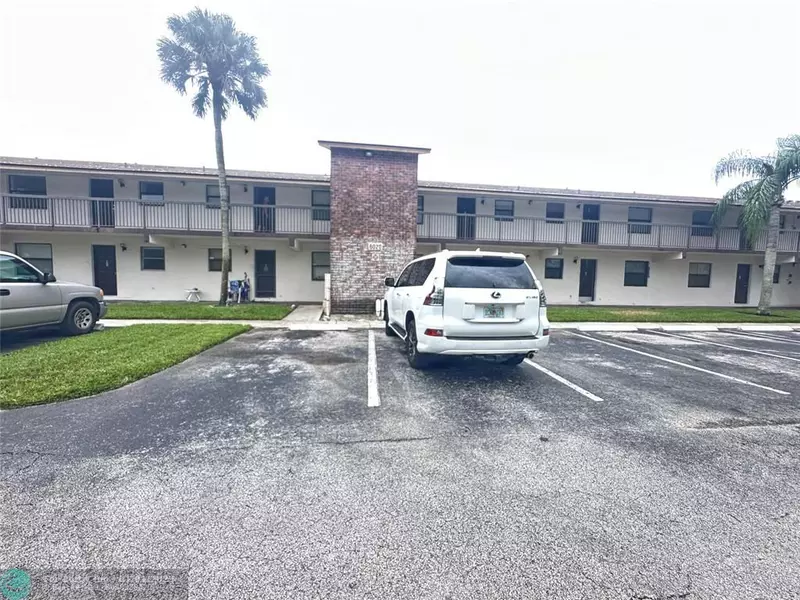 6020 SHAKERWOOD CIR  #205, Tamarac, FL 33319