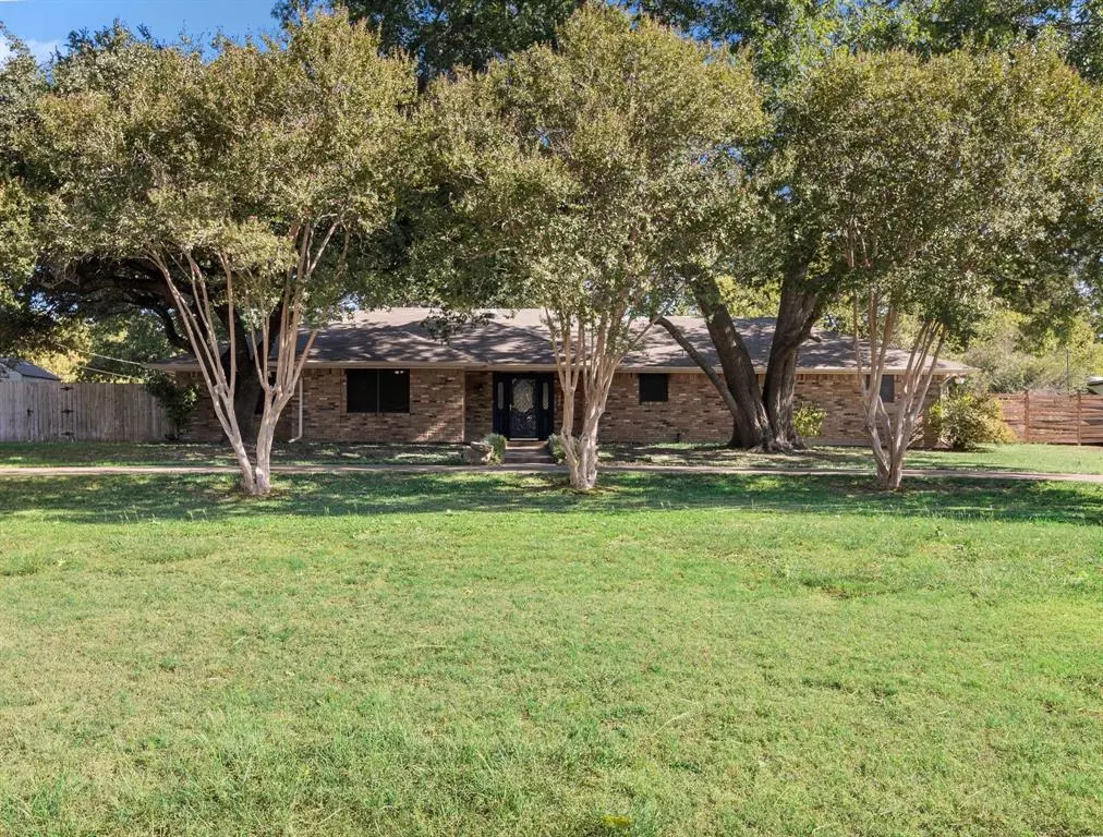 Oak Leaf, TX 75154,908 Little Creek Trail