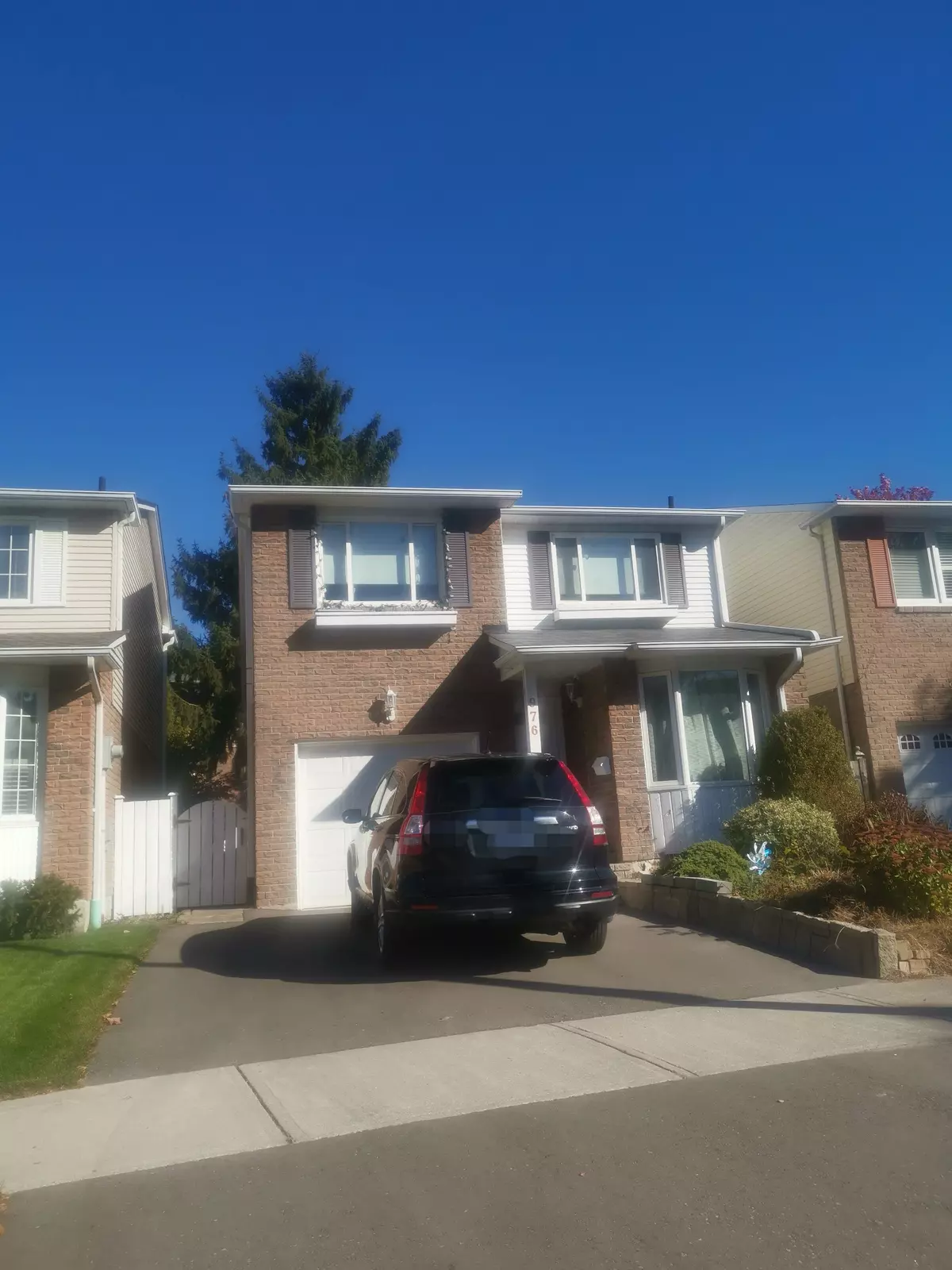 Mississauga, ON L5H 3Y6,976 Raintree LN