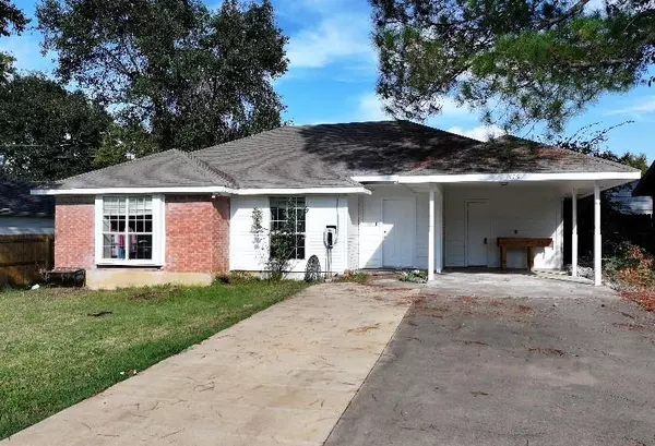 316 Coral Reef Street, Gun Barrel City, TX 75156