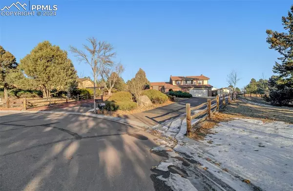 Colorado Springs, CO 80918,5495 Flintridge DR