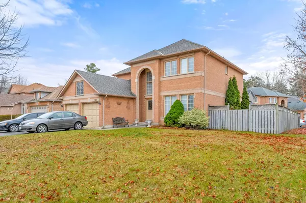 Pickering, ON L1X 2T8,1129 Gossamer DR