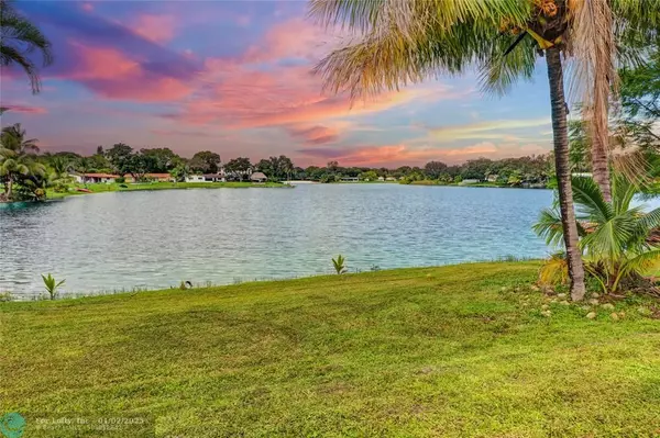 Miami Lakes, FL 33014,14110 Lake Candlewood Ct