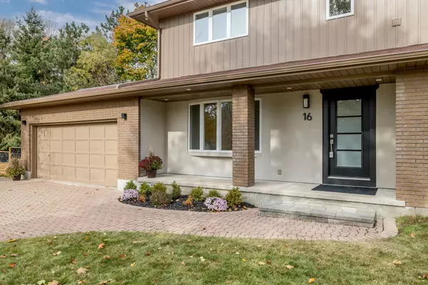 Barrie, ON L4M 4R8,16 Garrett CRES