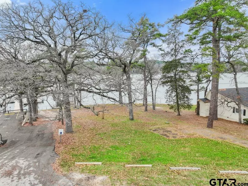 304 Hideaway LN CNTRL, Lindale, TX 75771