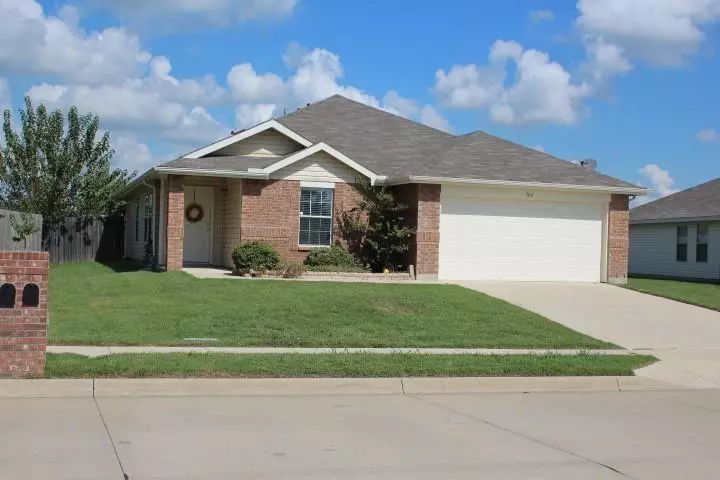 704 Santa Rosa Drive, Fort Worth, TX 76052