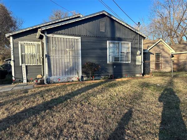 2823 Macon Street, Dallas, TX 75215