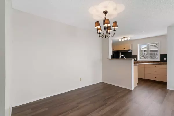 Calgary, AB T2A7Y6,1620 70 ST SE #4214