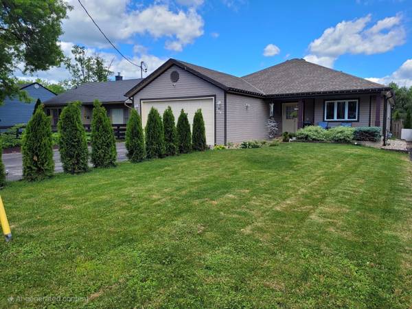 336 Bowen RD, Fort Erie, ON L2A 2Y9