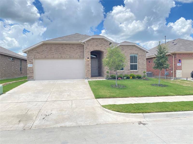 2408 Moon Ranch Drive, Weatherford, TX 76087