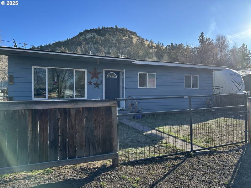 900 SE WILLOWDALE DR, Prineville, OR 97754