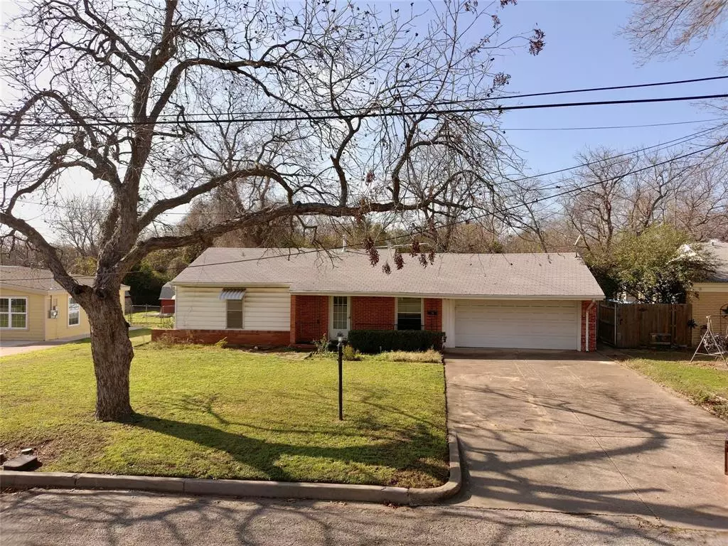 River Oaks, TX 76114,909 Hallum Street