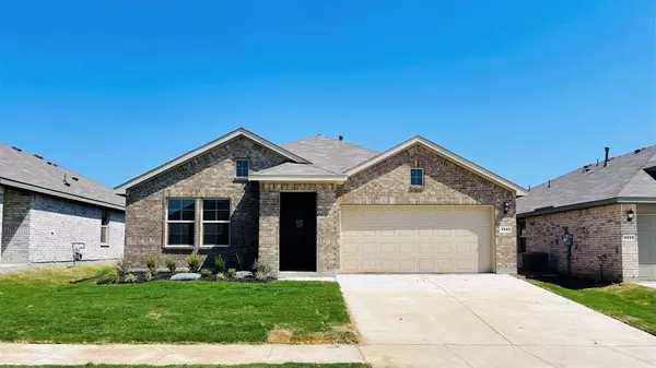 4240 AZAM CREEK Lane, Fort Worth, TX 76036