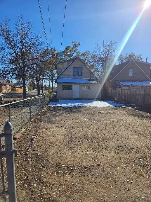 Pueblo, CO 81001,923 E 7th St