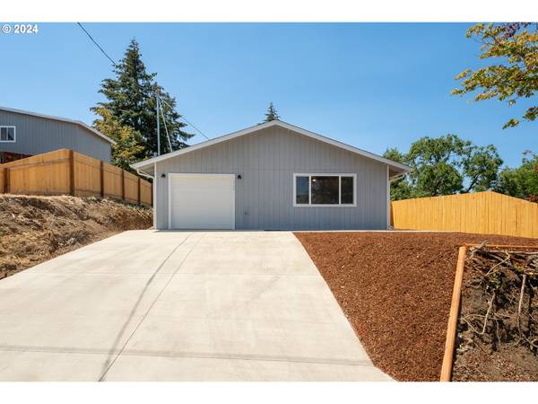 1237 SE WASHINGTON AVE, Roseburg, OR 97470