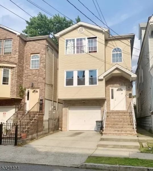 83 Peabody Pl, Newark City, NJ 07104