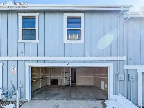 Colorado Springs, CO 80918,2587 Hatch CIR