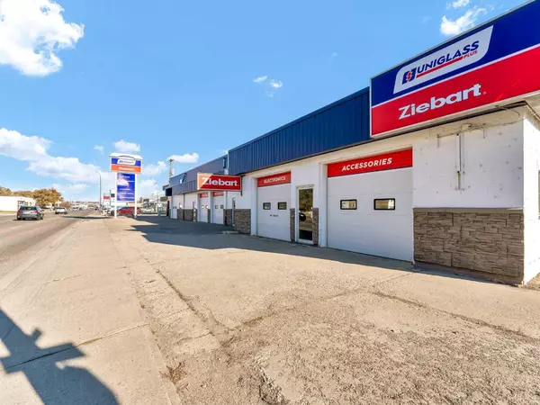 Medicine Hat, AB T1A2Y1,1137 & 1139 Kingsway AVE SE