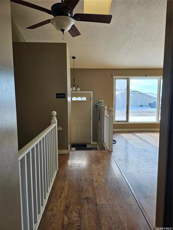 Estevan, SK S4A 2R1,709 Sun Valley DRIVE