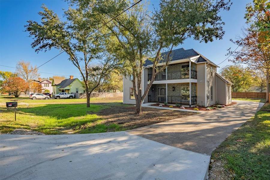 307 S Elm, Milford, TX 76670