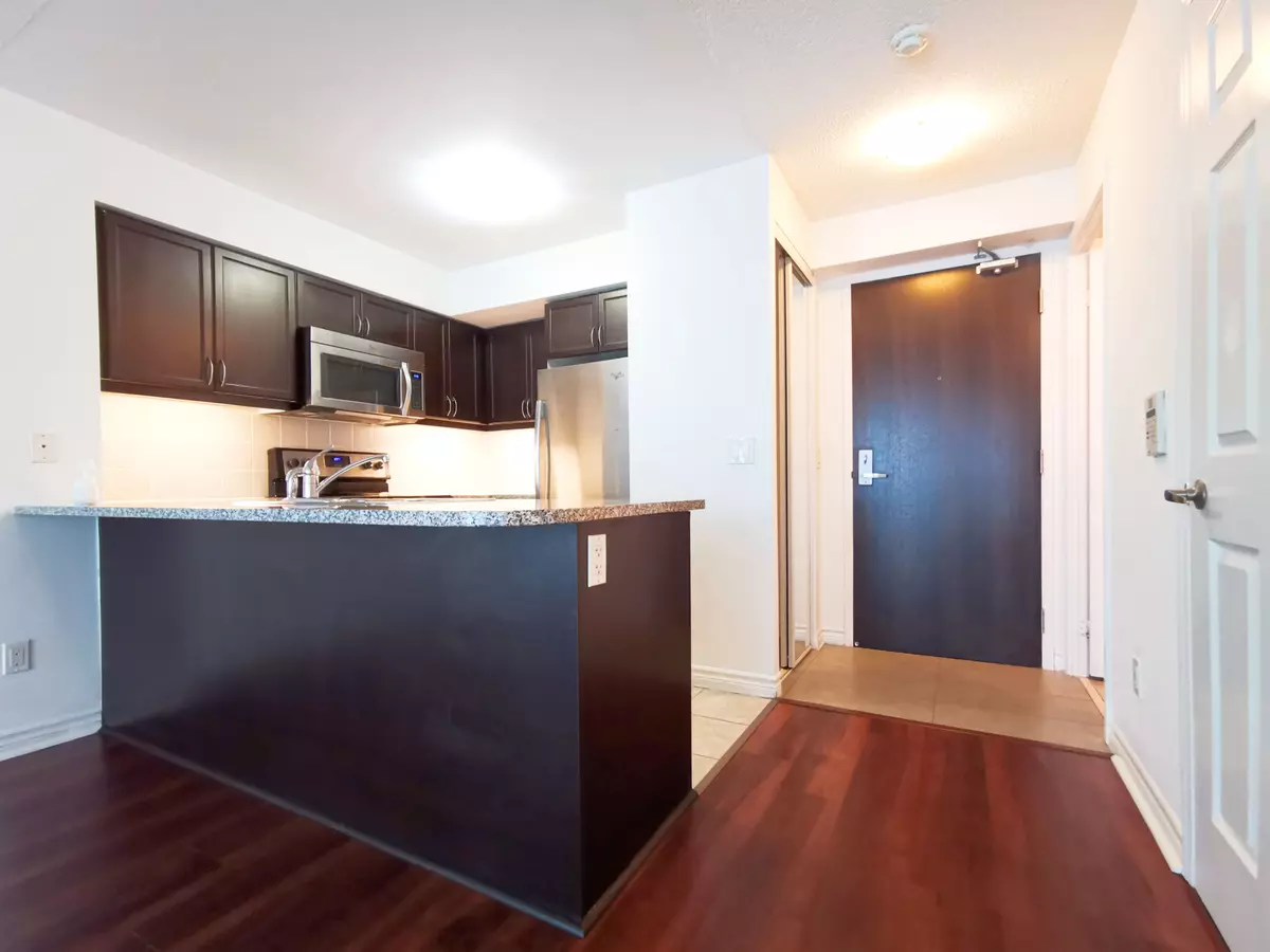 Toronto C01, ON M5J 3A3,19 Grand Trunk CRES #1708