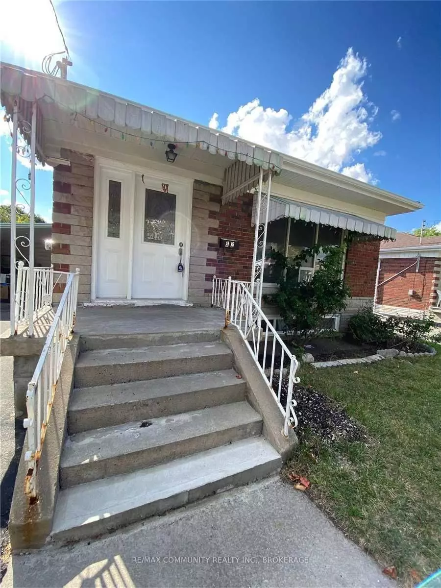 Toronto E09, ON M1G 1X5,52 Grassington CRES #Main