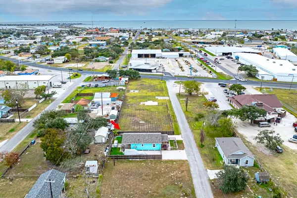 Rockport, TX 78382,104 Hunter Court