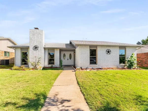 1903 White Rose Lane, Carrollton, TX 75007