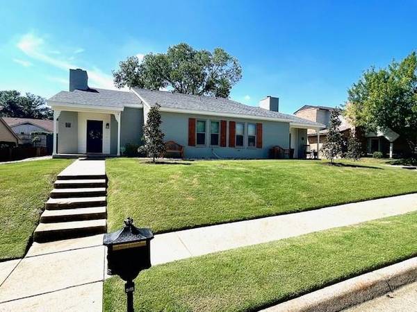 2708 and 2710 Meadow Park Drive, Bedford, TX 76021