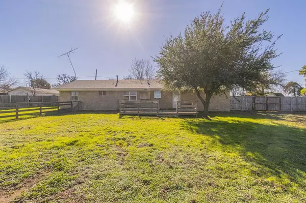 Montague, TX 76251,115 W Clay Street