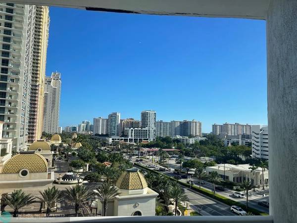 Sunny Isles Beach, FL 33160,18001 Collins Ave  #515