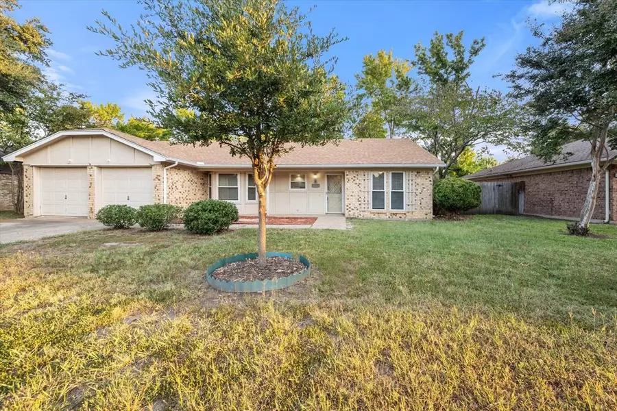 1009 Hazelwood Drive, Mansfield, TX 76063