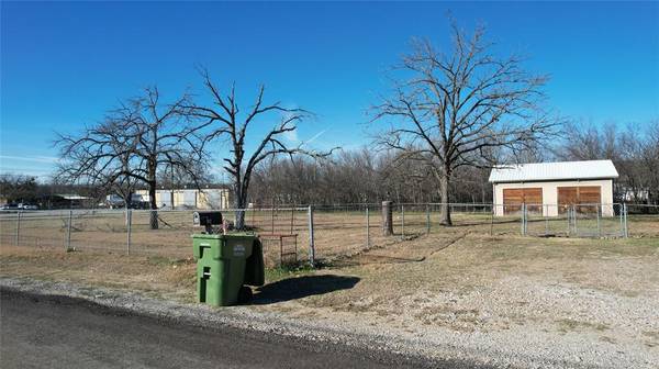 Mineral Wells, TX 76067,912 SW 19th Street