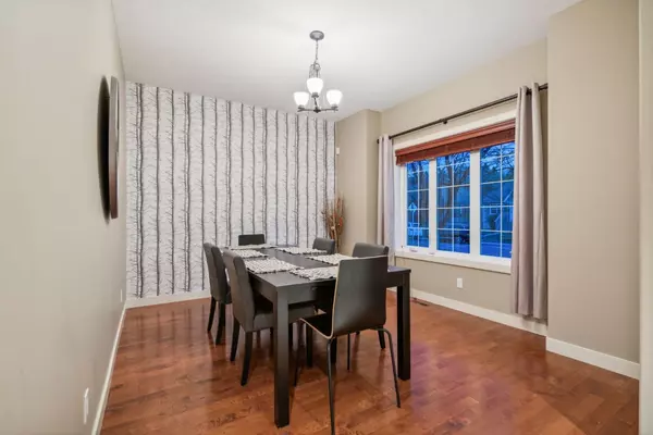 Calgary, AB T2M 1S2,236 23 AVE NW