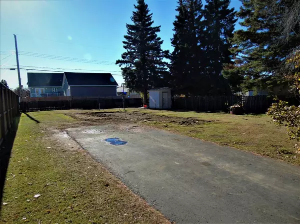 Slave Lake, AB T0G 2A1,609 3 AVE NW