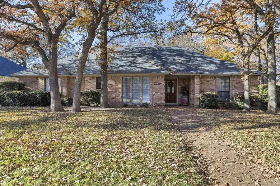 2040 Spinnaker Lane, Azle, TX 76020