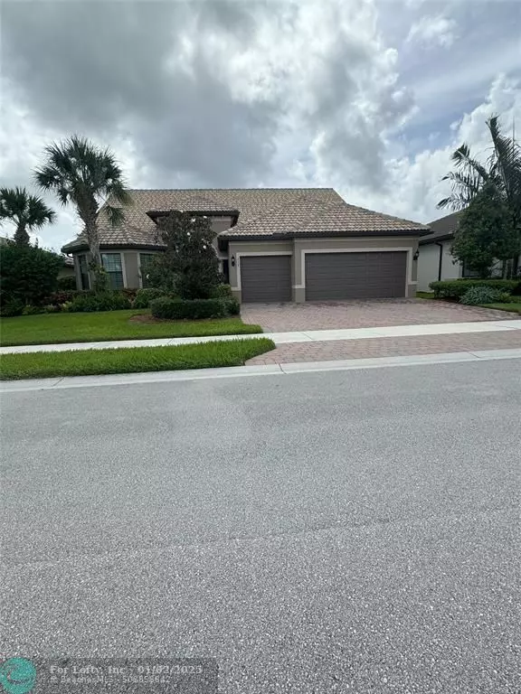 Port St Lucie, FL 34984,317 SE Huntington Cir