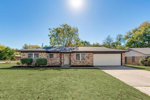 401 Bayless Drive,  Euless,  TX 76040