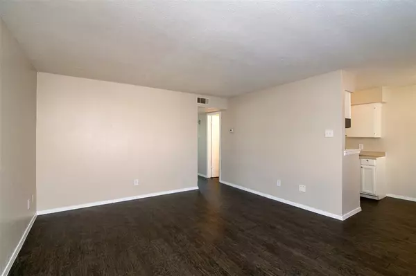 Dallas, TX 75216,3823 Bonnie View Road #129