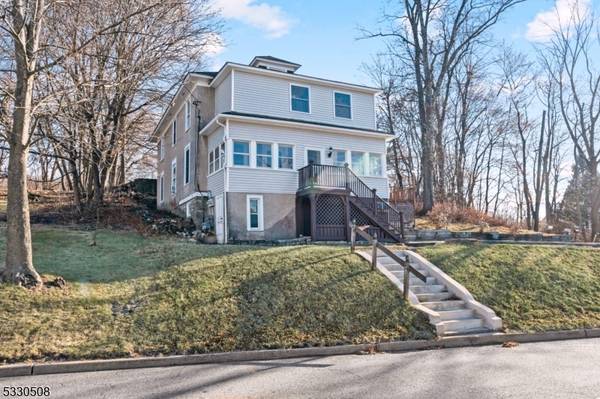 2-4 Stuart St, Newton Town, NJ 07860