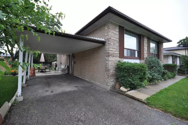 43 Farmington DR #Upper, Brampton, ON L6W 2V4