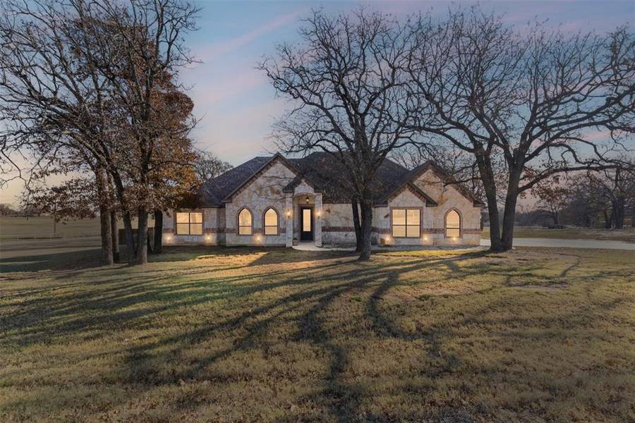 101 Wayward Wind Lane, Springtown, TX 76082