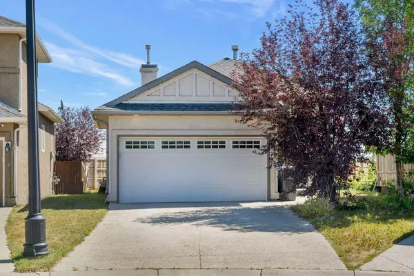 Chestermere, AB T1X 0A3,539 East Lakeview PL