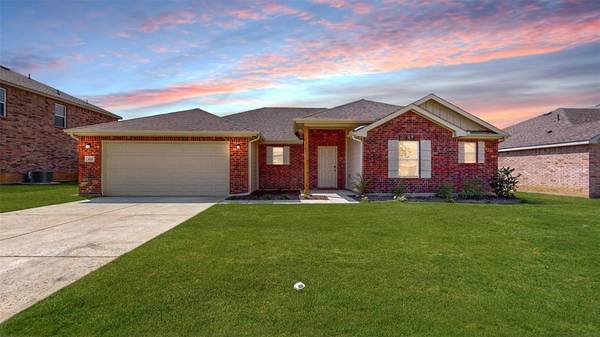 106 Cooper Drive, Cleburne, TX 76031